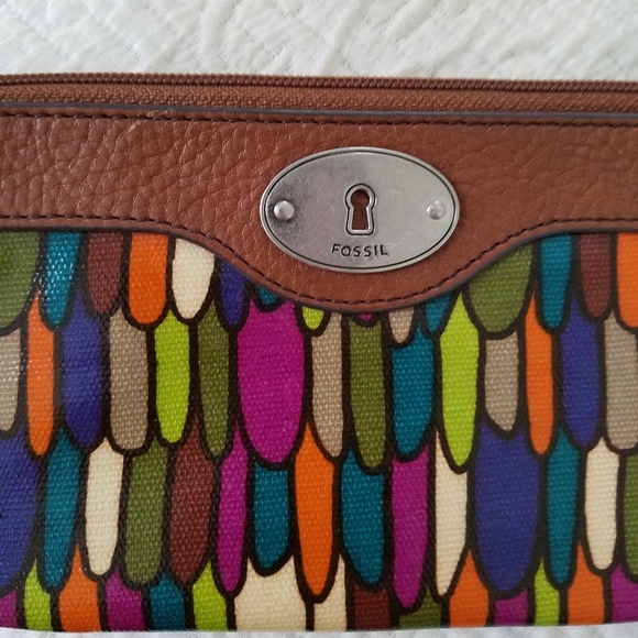 Fossil Key-Per Colorful Wristlet - Picture 2 of 6